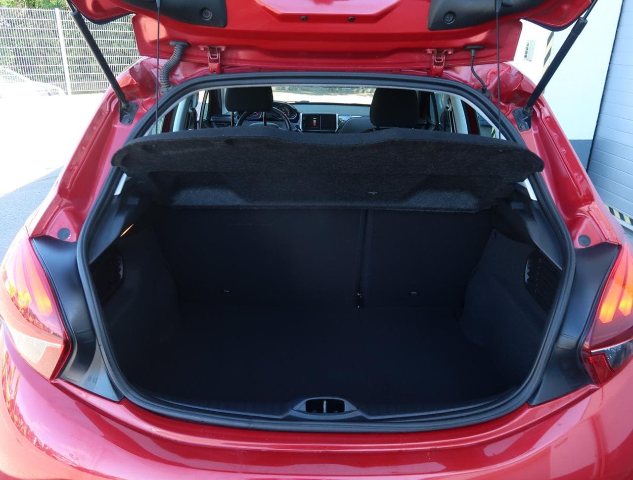 2018 Peugeot 208 - 15