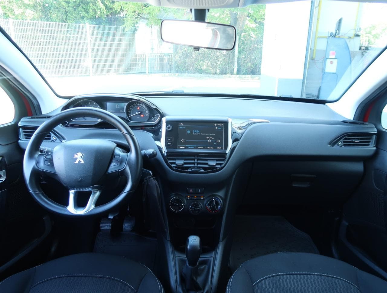 2018 Peugeot 208 - 9