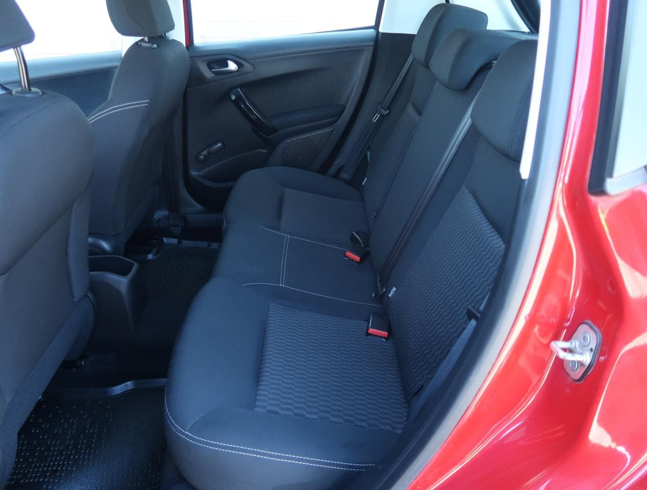 2018 Peugeot 208 - 13
