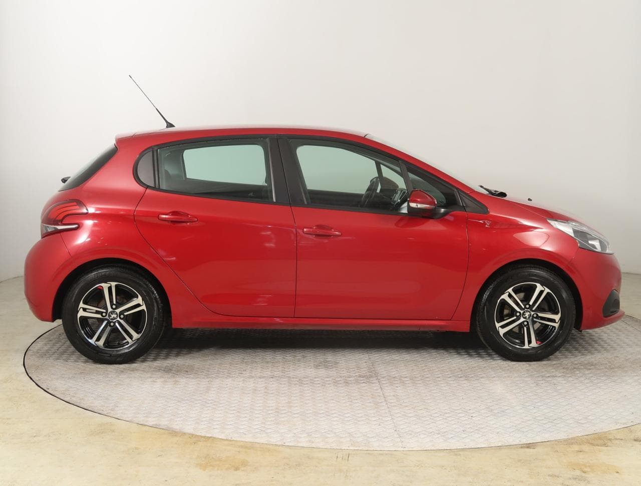 2018 Peugeot 208 - 7