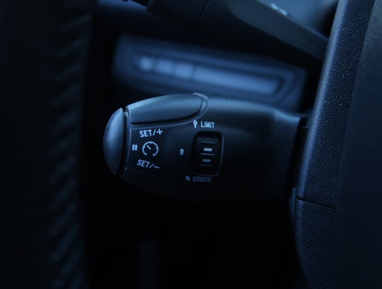 2018 Peugeot 208 - 16