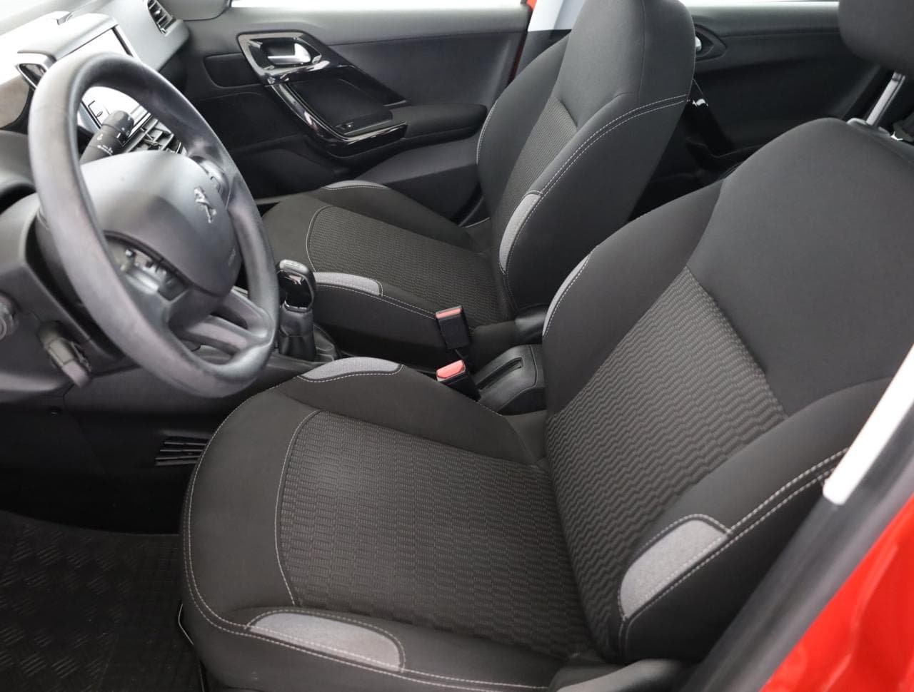 2016 Peugeot 208 - 19