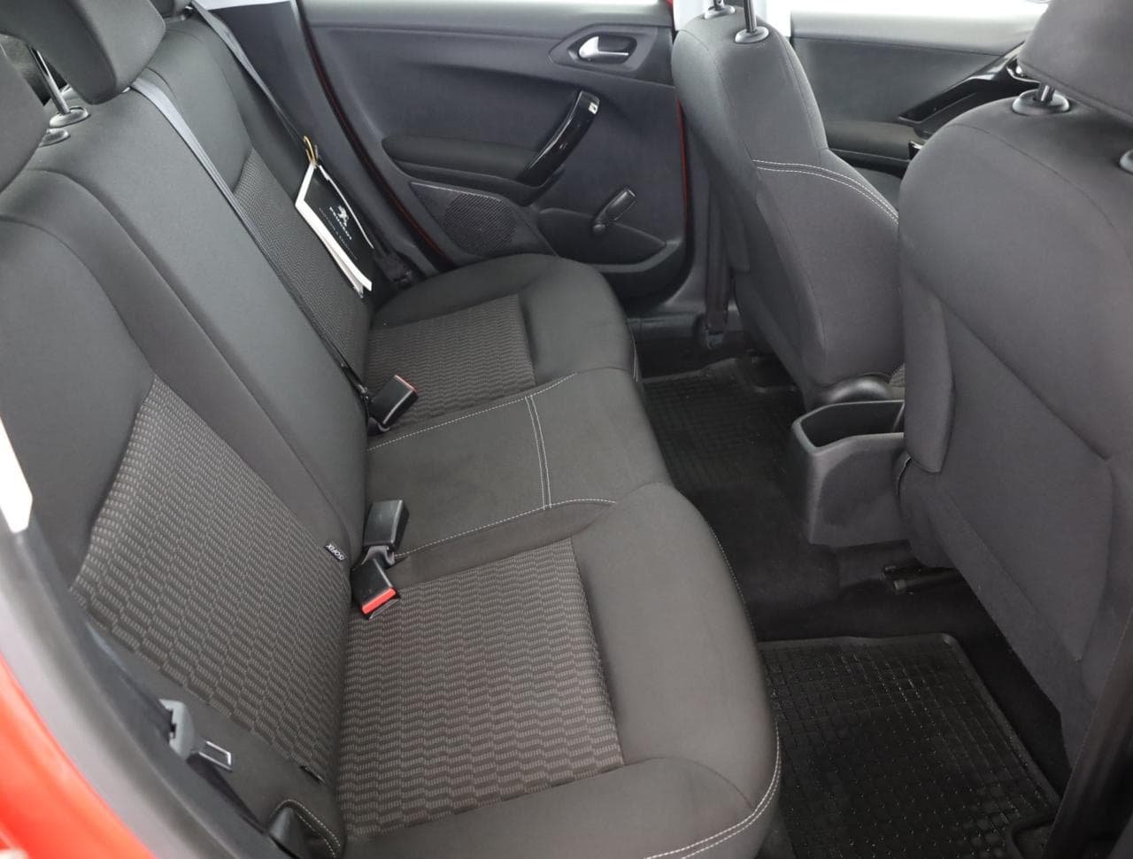 2016 Peugeot 208 - 15