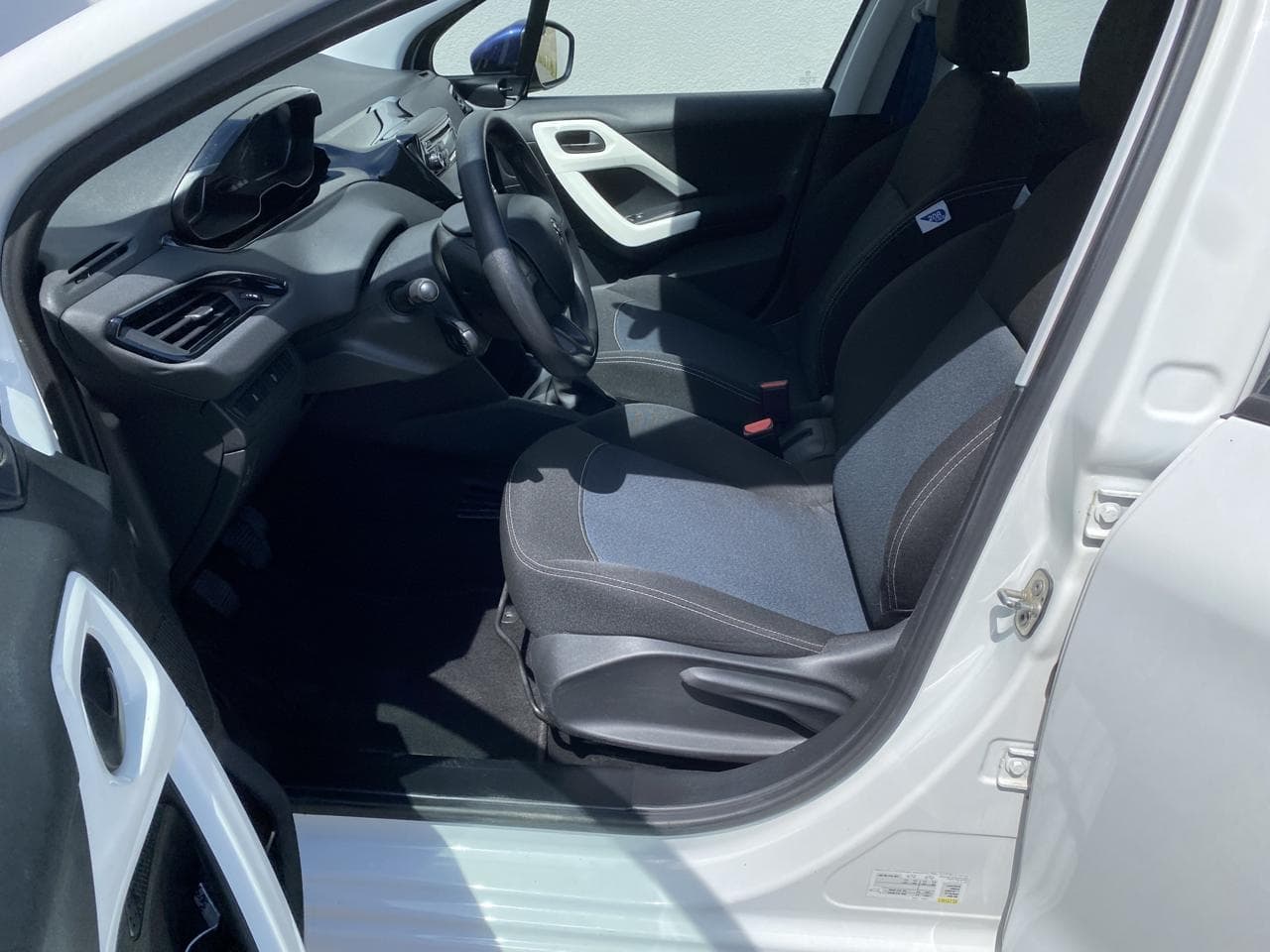 2016 Peugeot 208 - 9