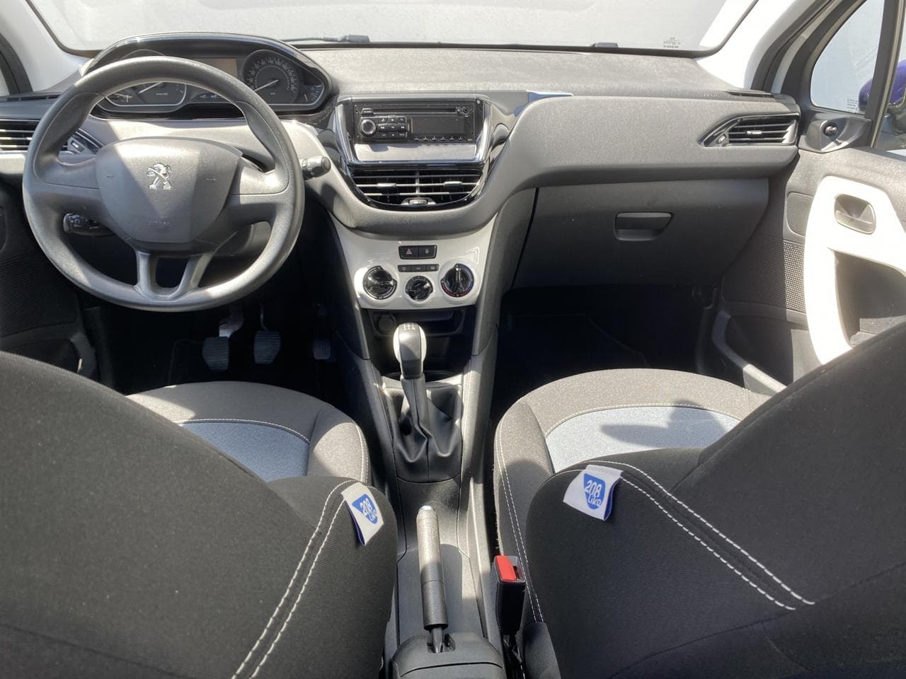 2016 Peugeot 208 - 8