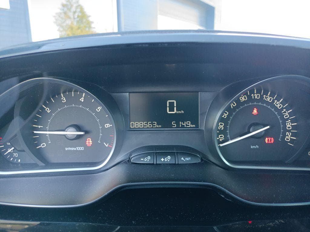 2019 Peugeot 208 - 7