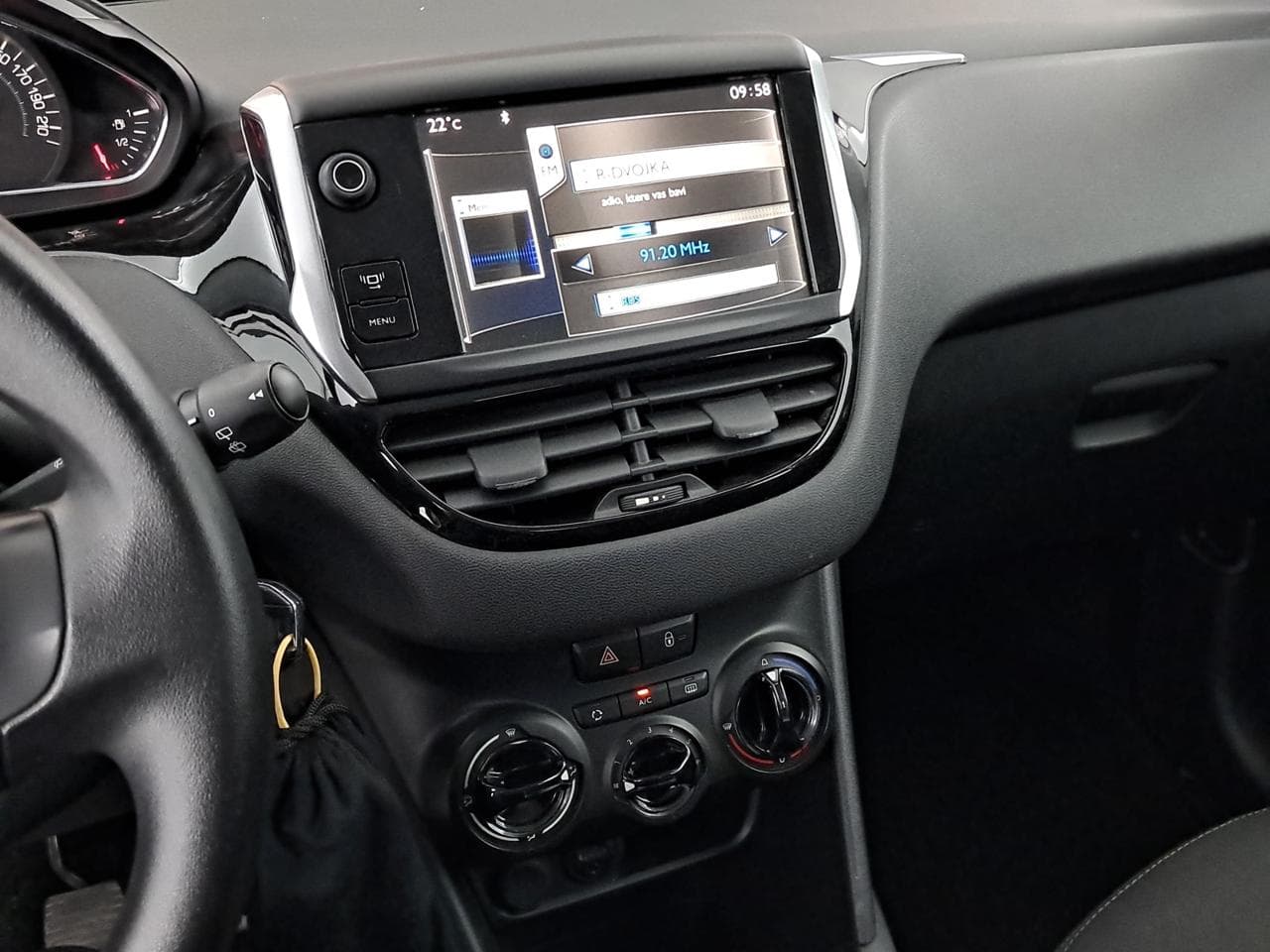 2014 Peugeot 208 - 17