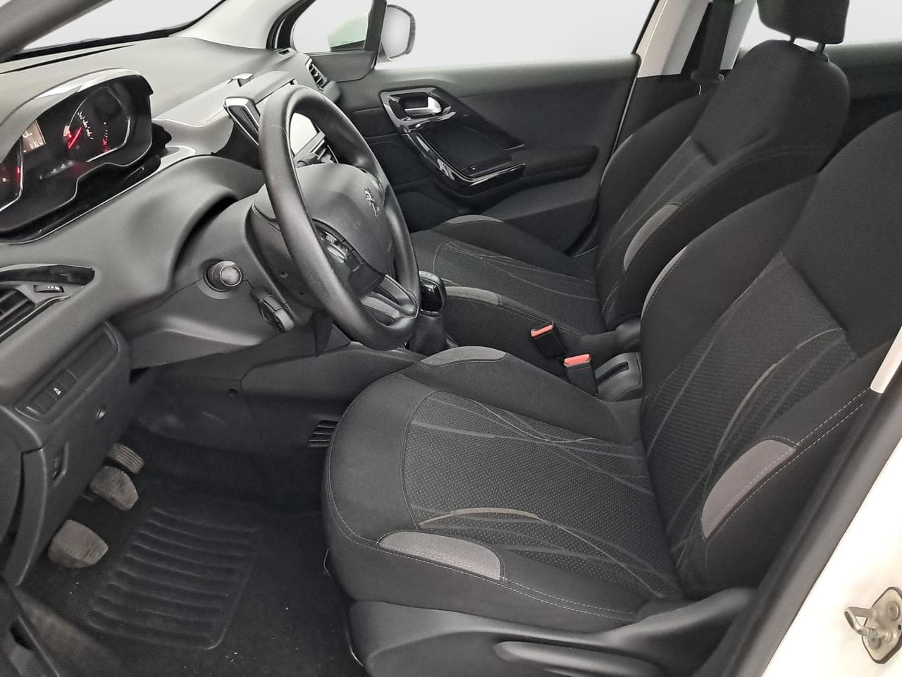 2014 Peugeot 208 - 15