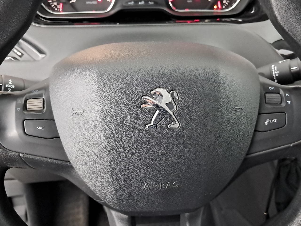 2014 Peugeot 208 - 20