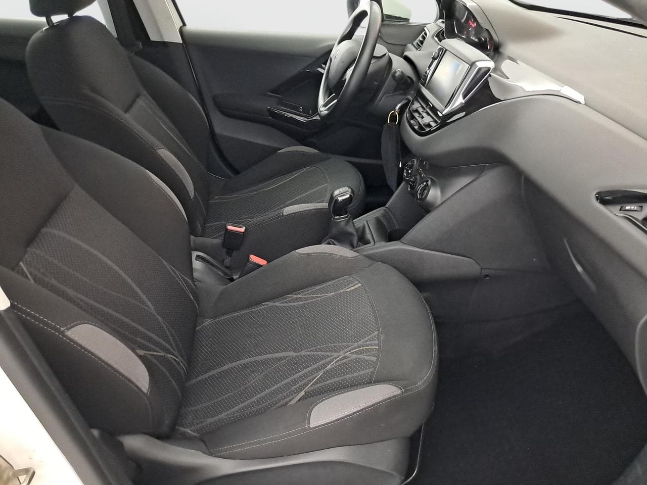 2014 Peugeot 208 - 11
