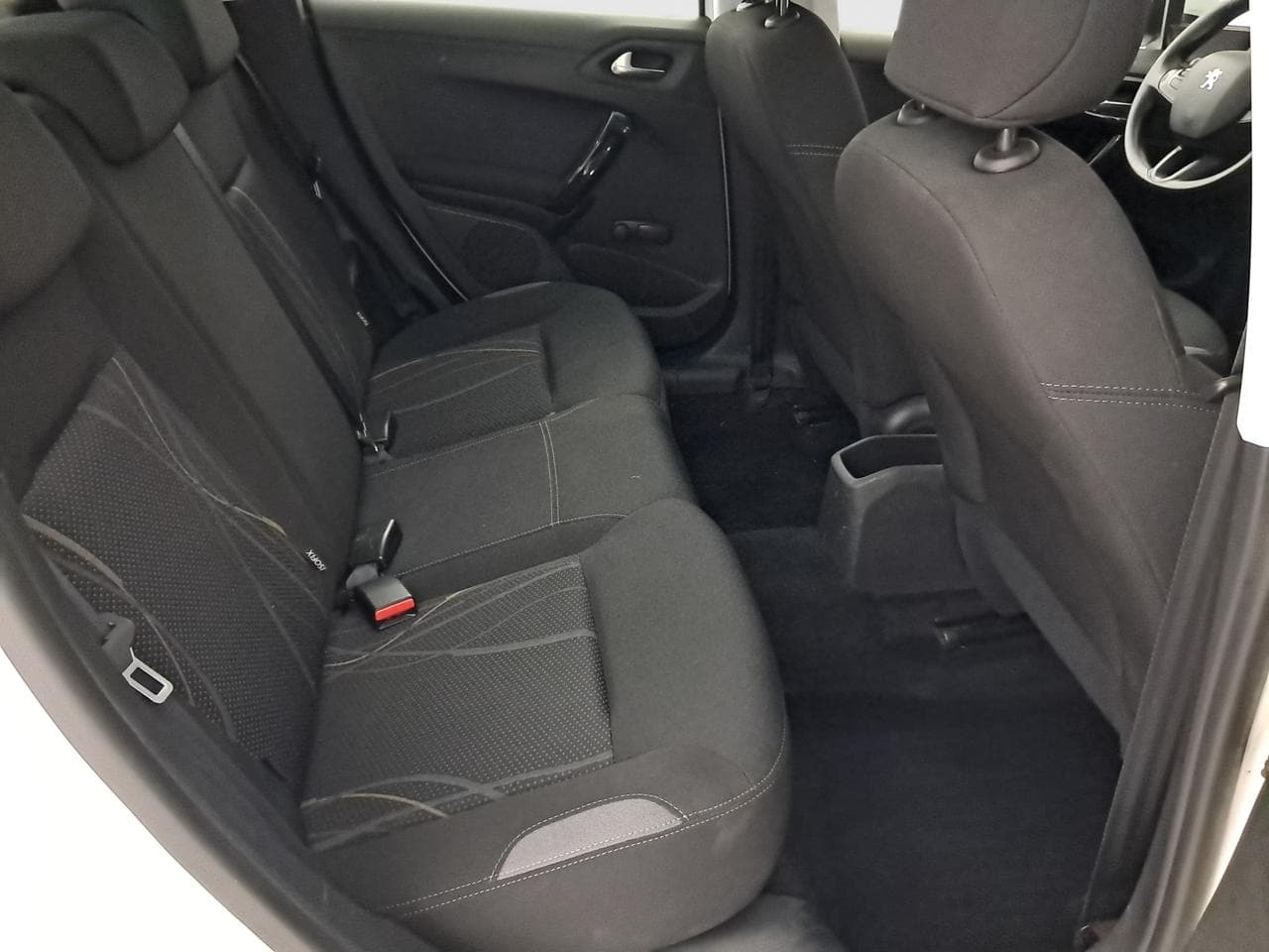 2014 Peugeot 208 - 12