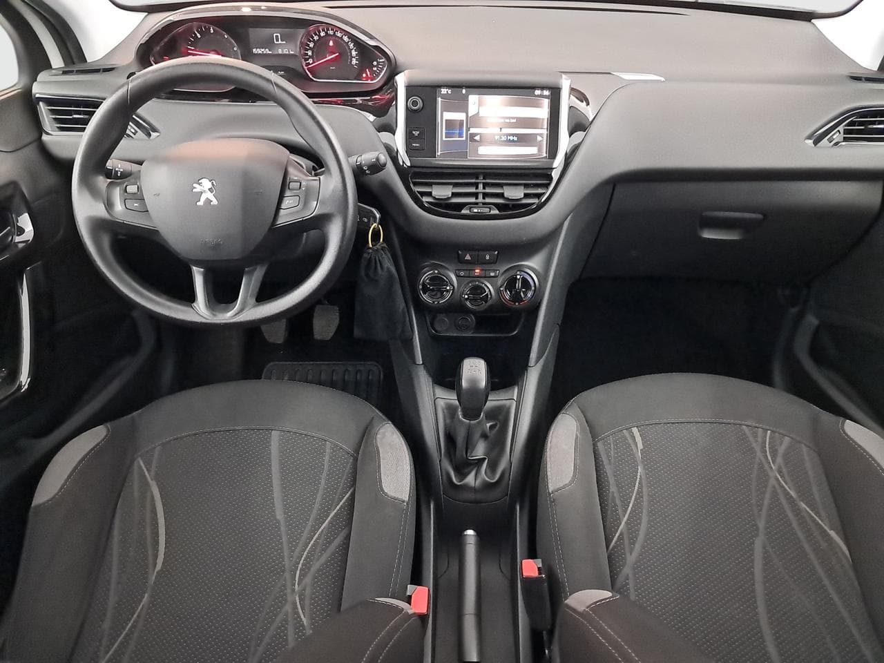 2014 Peugeot 208 - 9