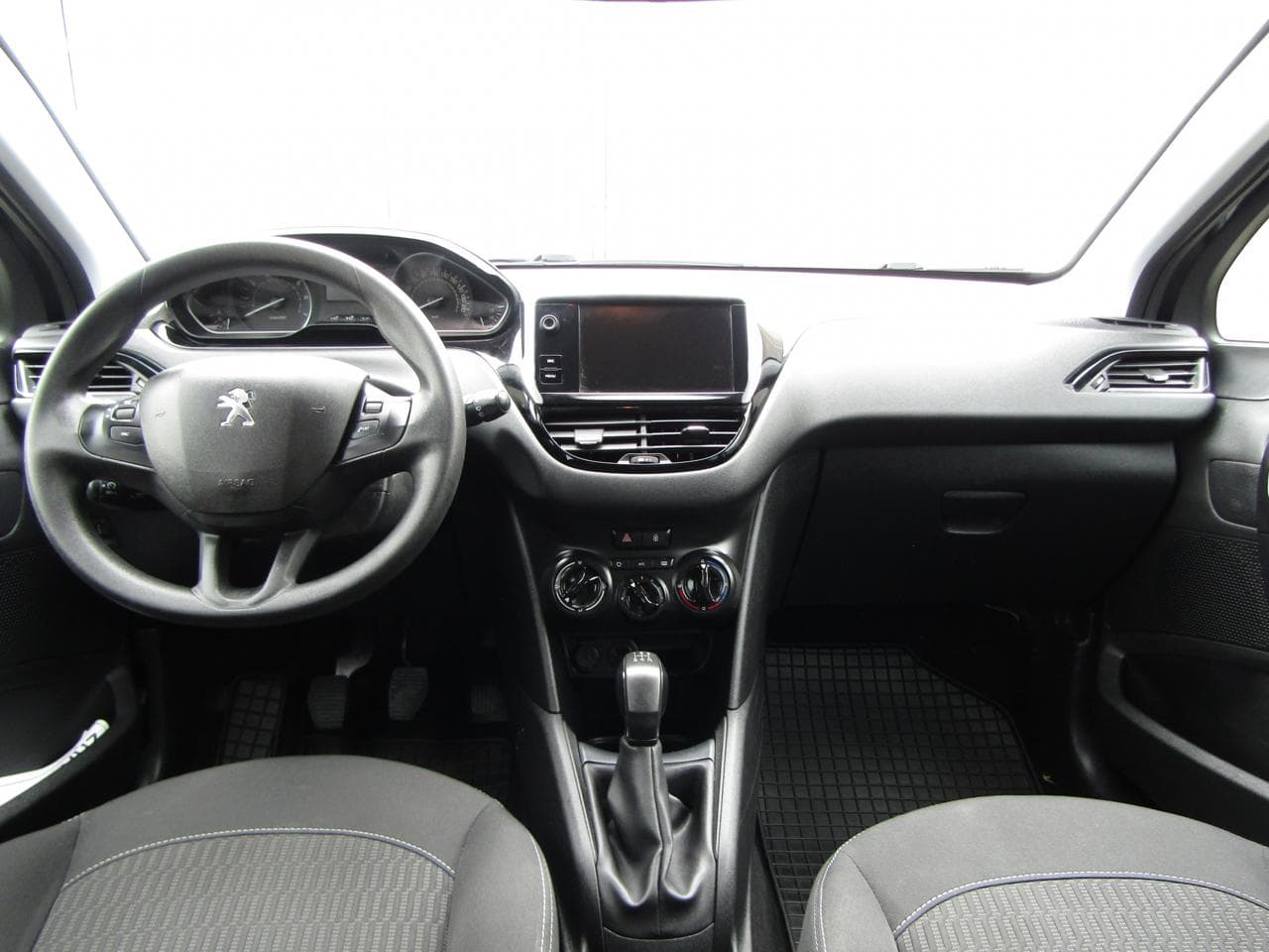 2018 Peugeot 208 - 13