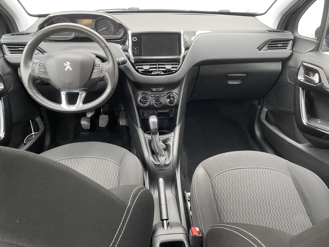 2016 Peugeot 208 - 8