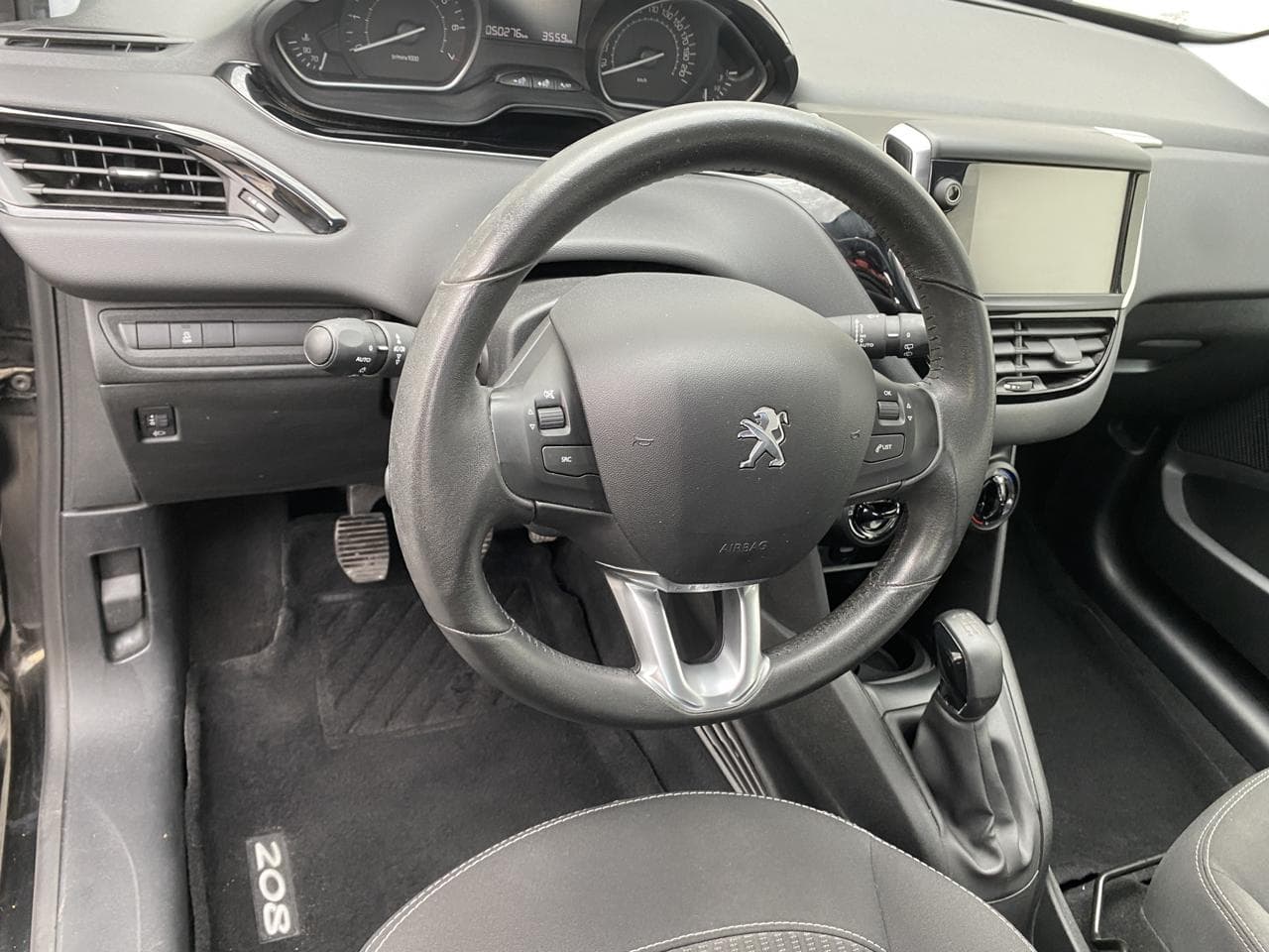 2016 Peugeot 208 - 12