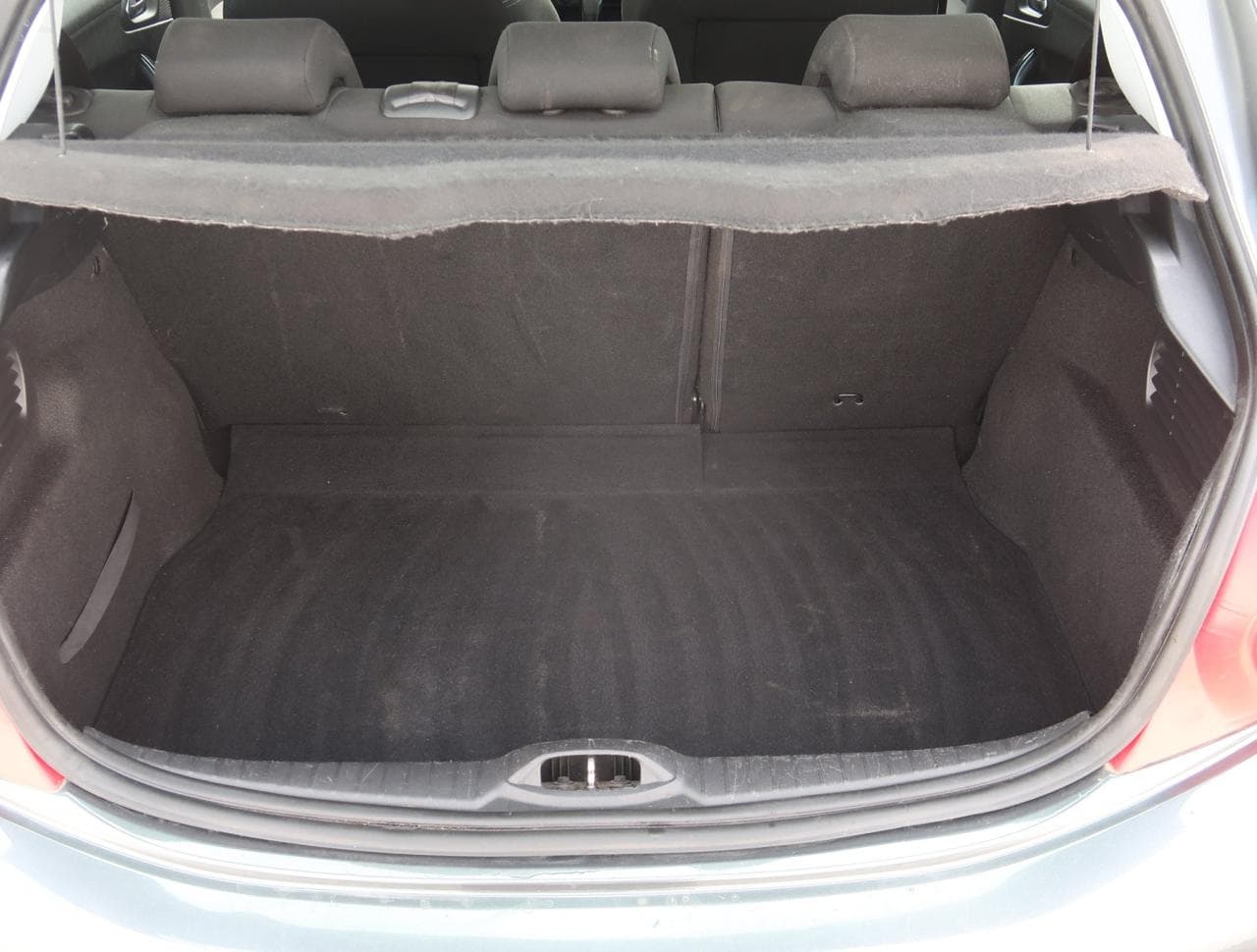2013 Peugeot 208 - 33