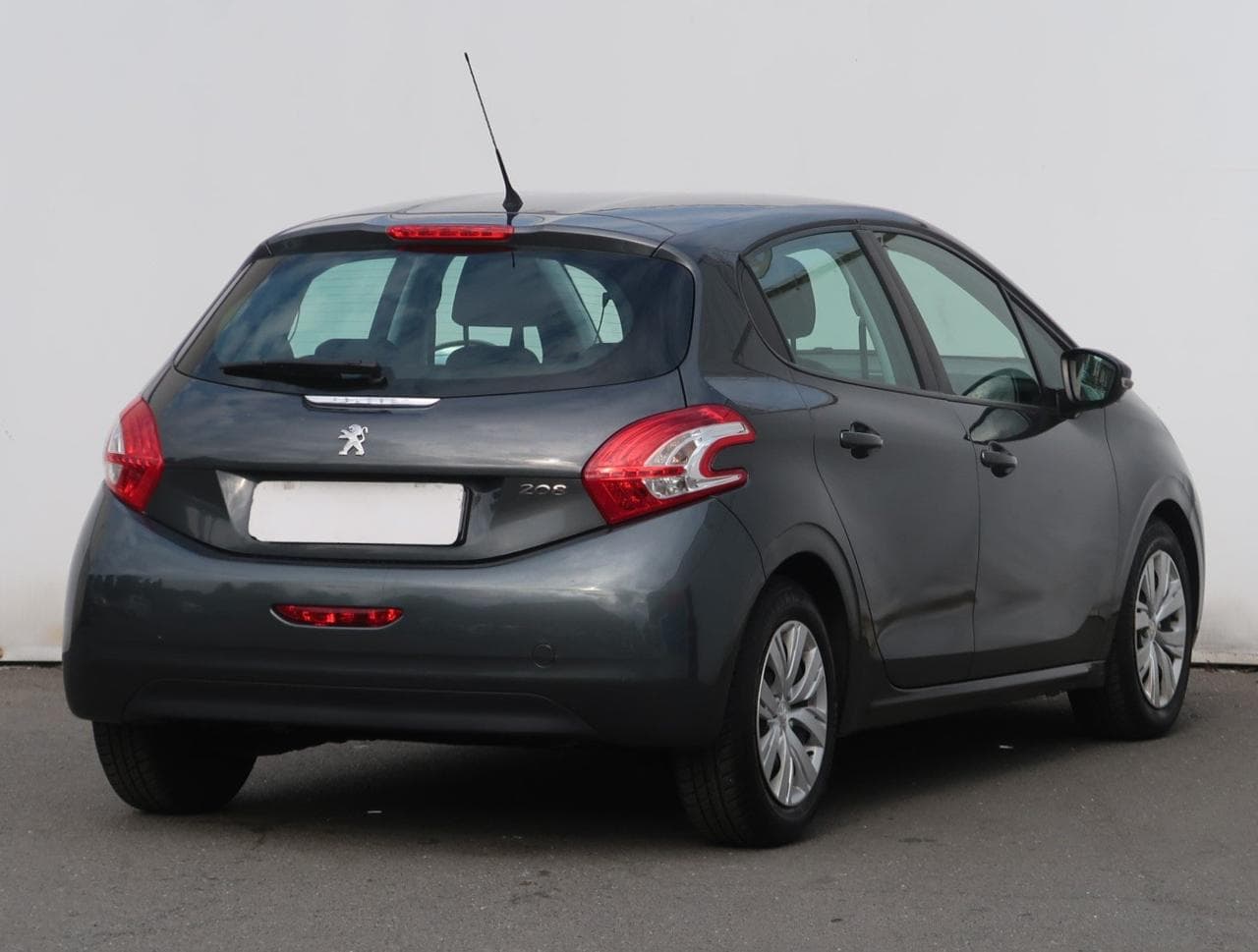 2013 Peugeot 208 - 10