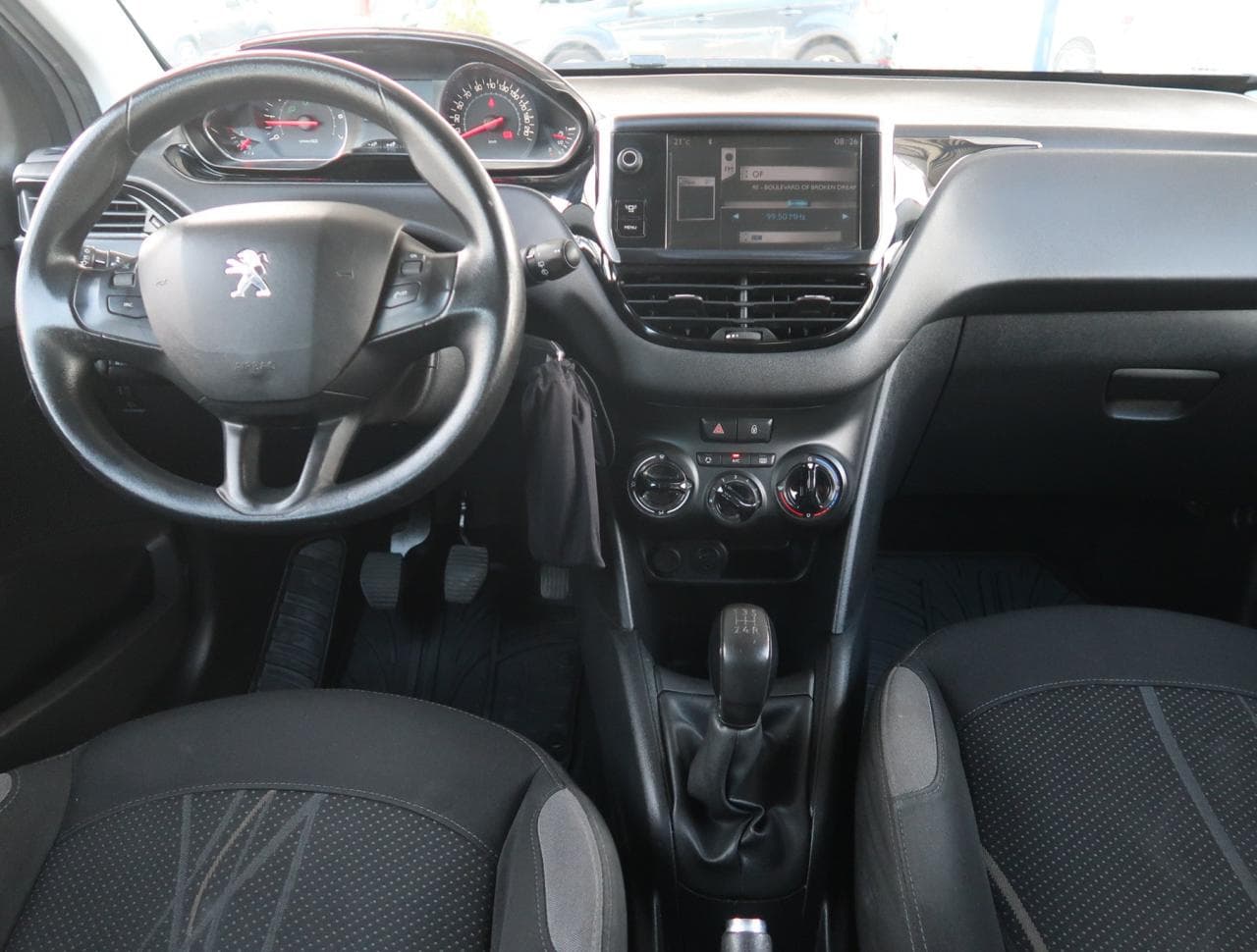 2013 Peugeot 208 - 15
