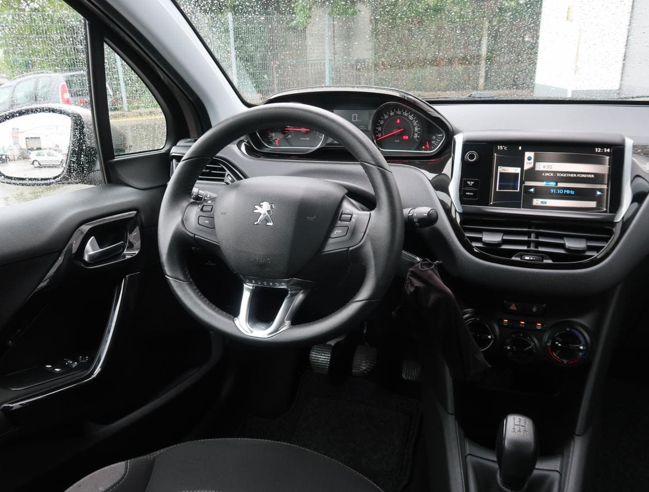 2014 Peugeot 208 - 20