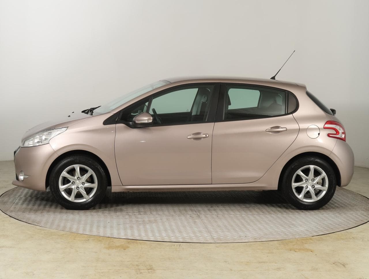 2014 Peugeot 208 - 7