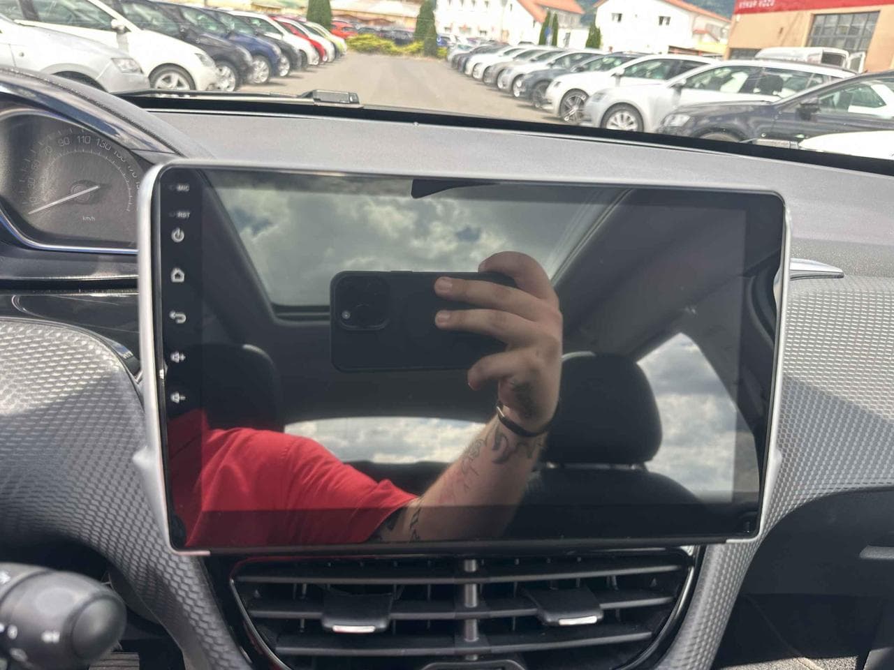 2015 Peugeot 2008 - 25