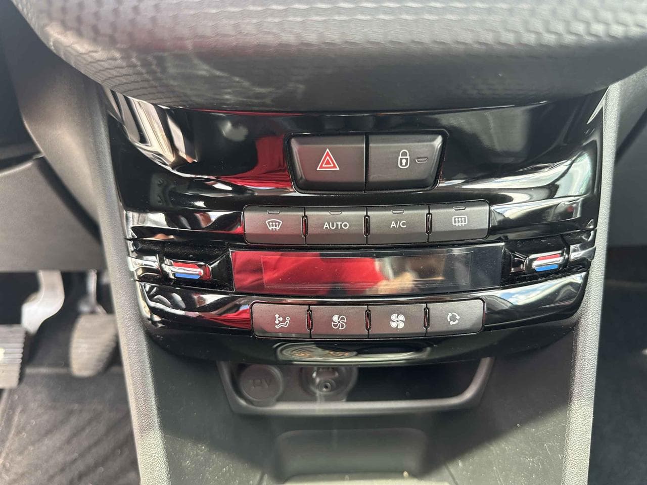 2015 Peugeot 2008 - 23