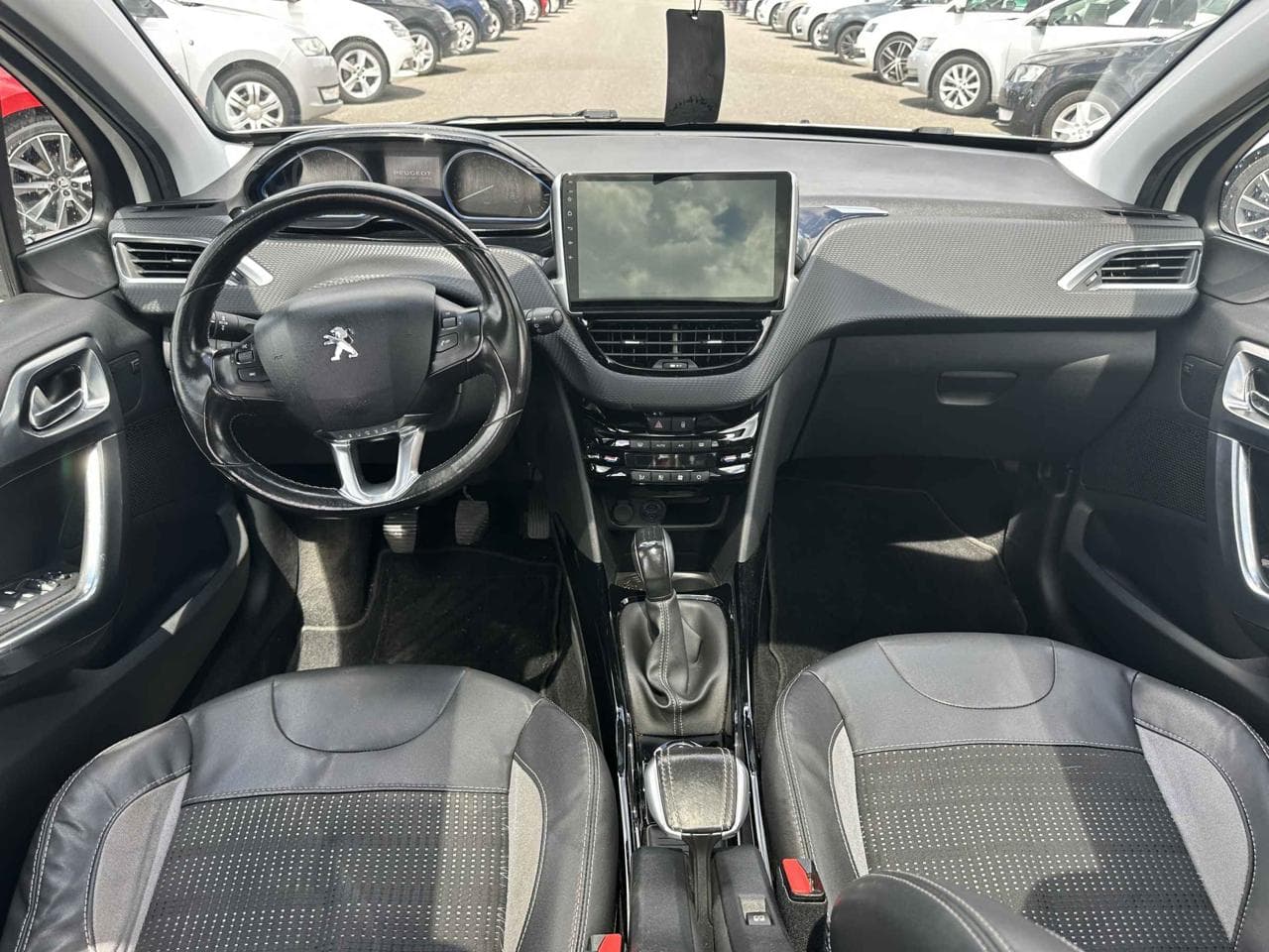 2015 Peugeot 2008 - 12