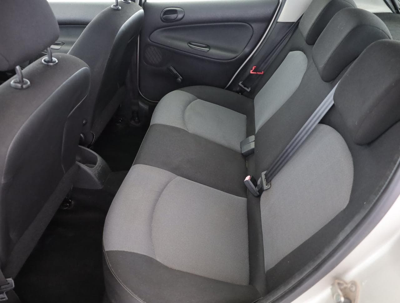 2007 Peugeot 206 - 12