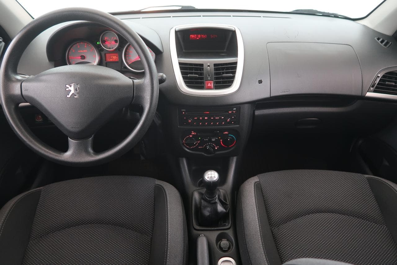 2010 Peugeot 206 - 10