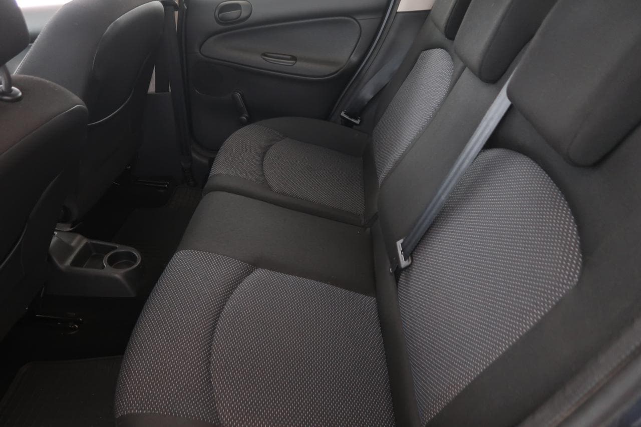 2010 Peugeot 206 - 15