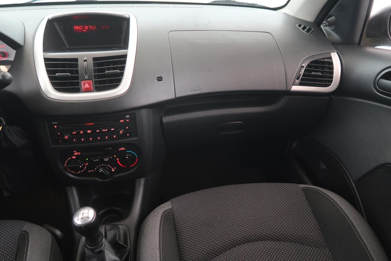 2010 Peugeot 206 - 11