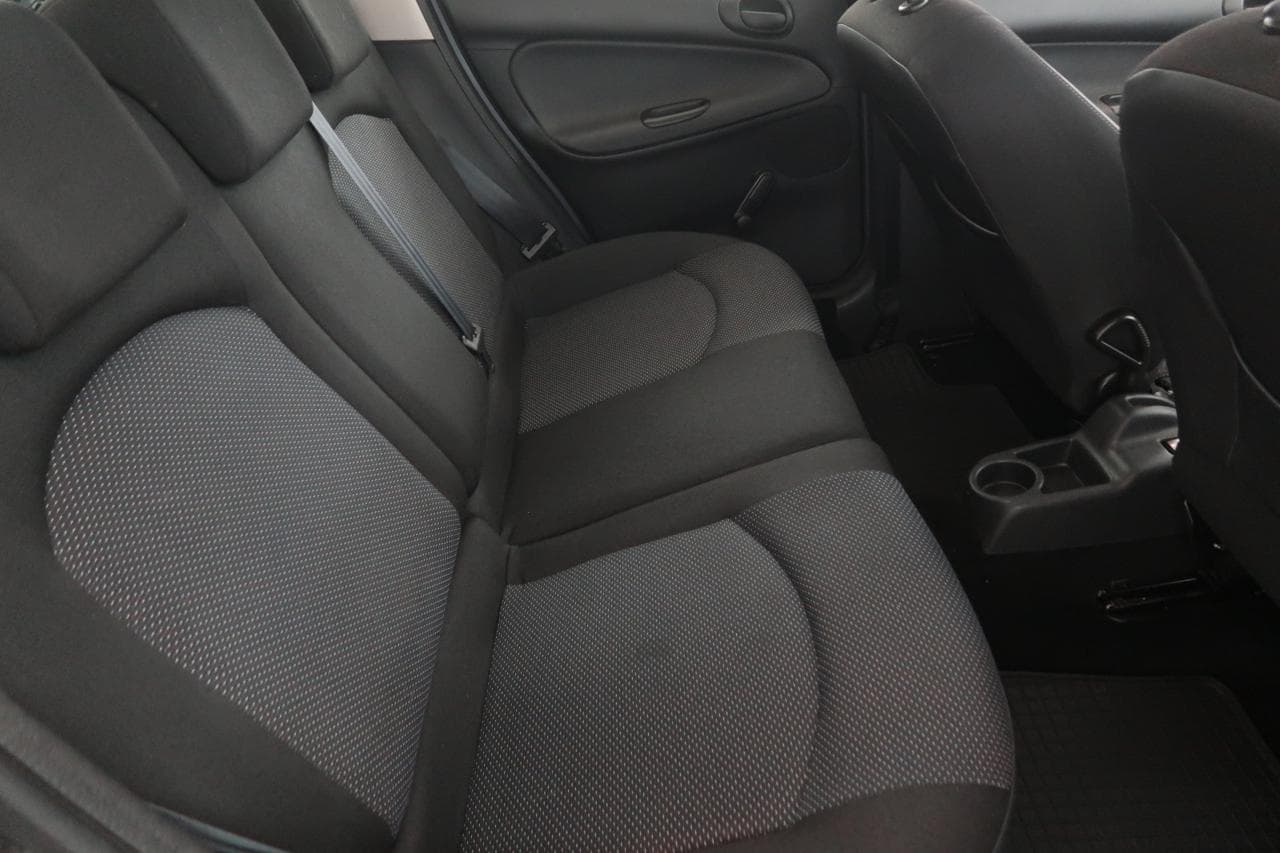 2010 Peugeot 206 - 13