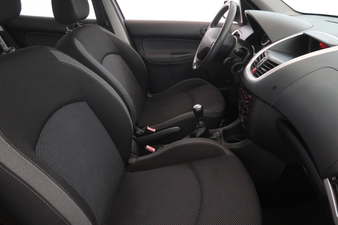 2010 Peugeot 206 - 12