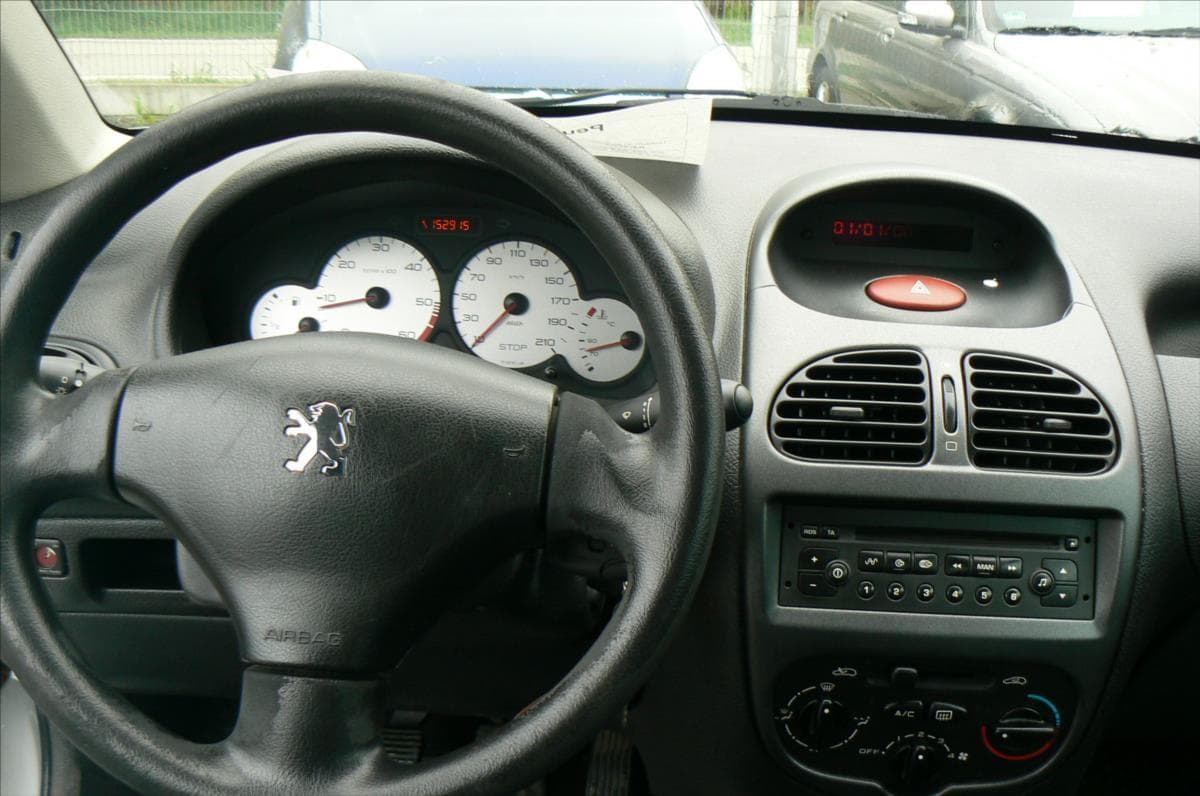 2003 Peugeot 206 - 11