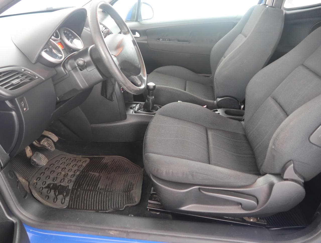 2006 Peugeot 207 - 29