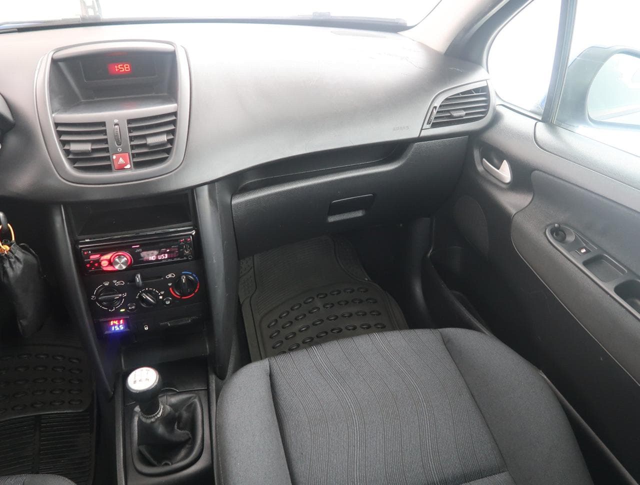 2006 Peugeot 207 - 21