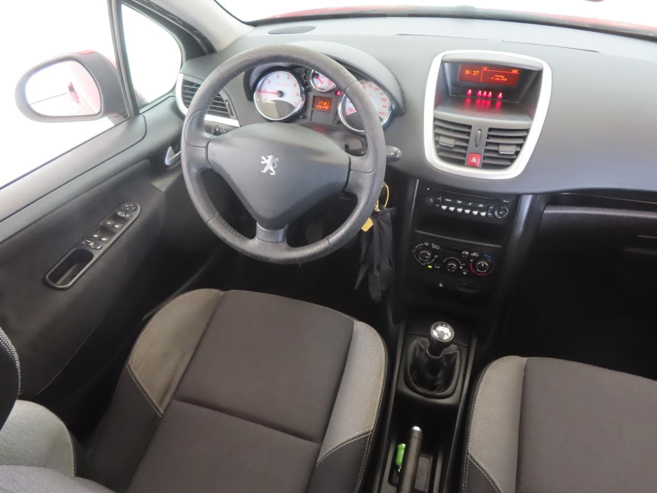 2011 Peugeot 207 - 9