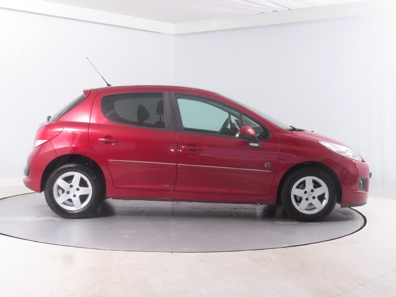 2011 Peugeot 207 - 8