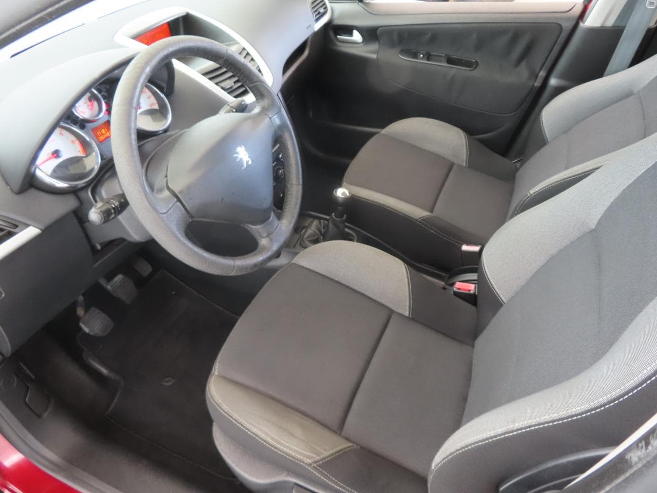 2011 Peugeot 207 - 16