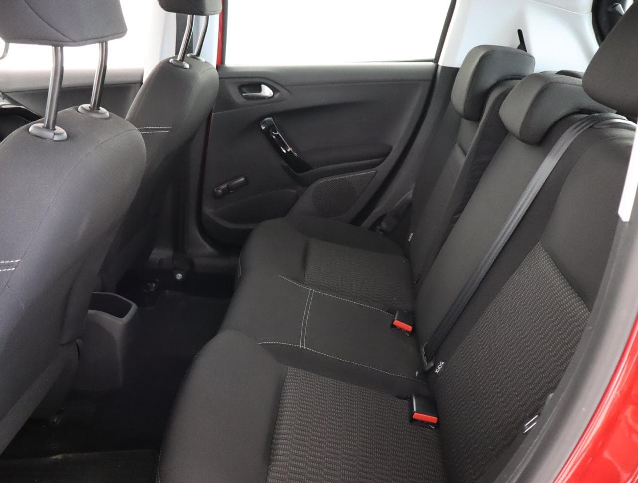 2019 Peugeot 208 - 16