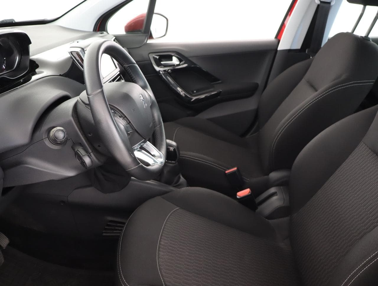 2019 Peugeot 208 - 18