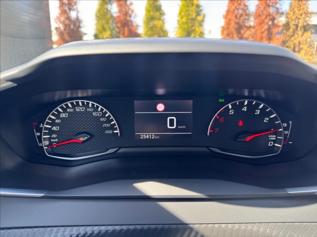 2021 Peugeot 208 - 17