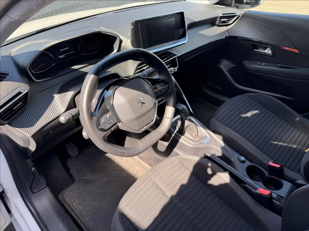 2021 Peugeot 208 - 13