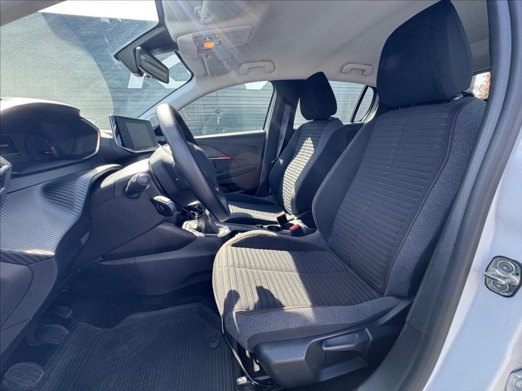 2021 Peugeot 208 - 12