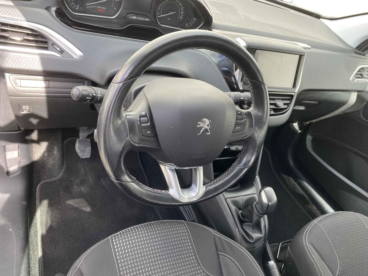 2016 Peugeot 208 - 20