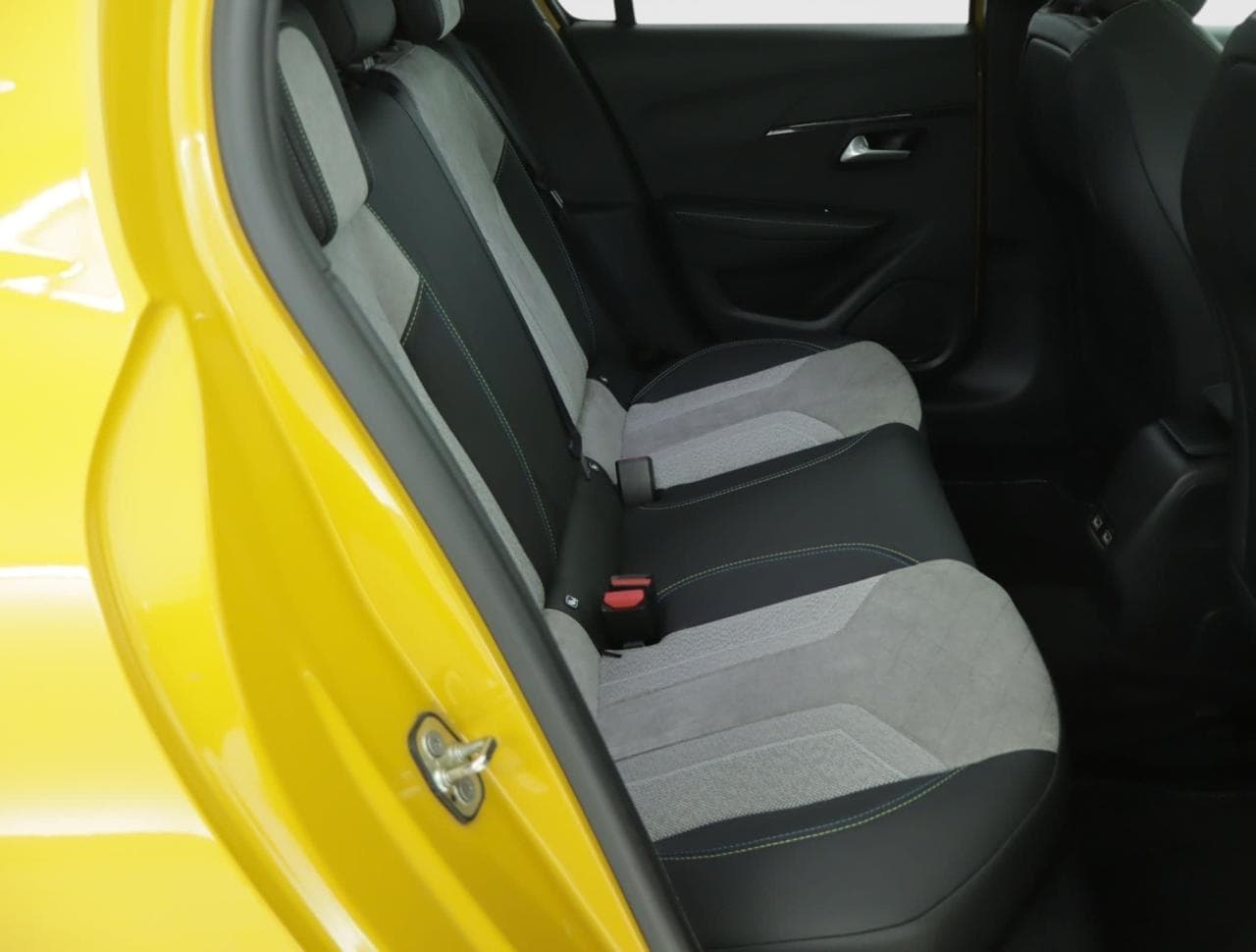 2020 Peugeot 208 - 13