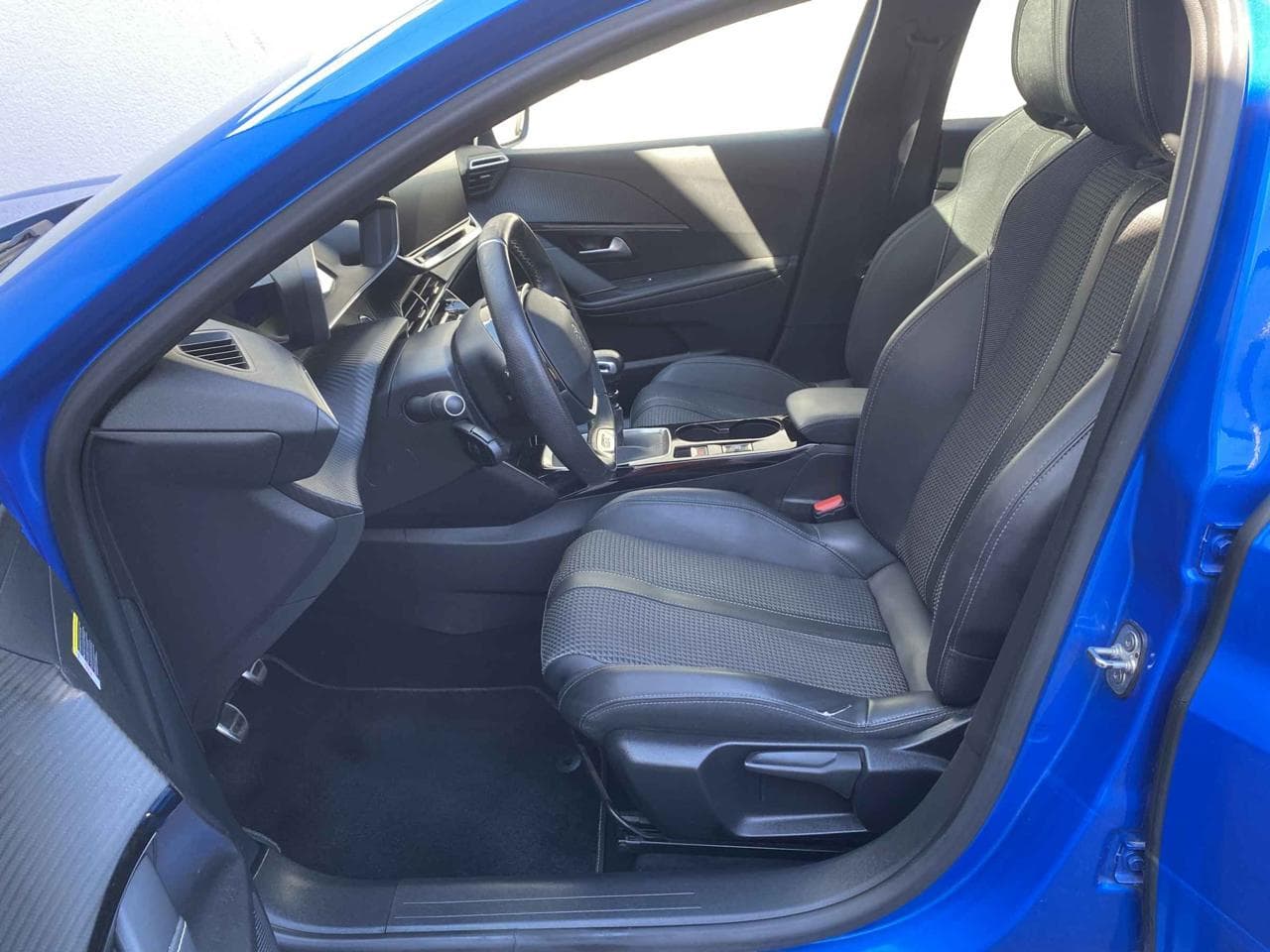 2020 Peugeot 208 - 18