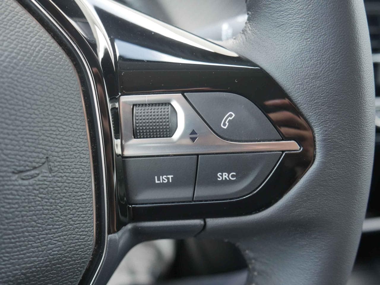 2022 Peugeot 208 - 37
