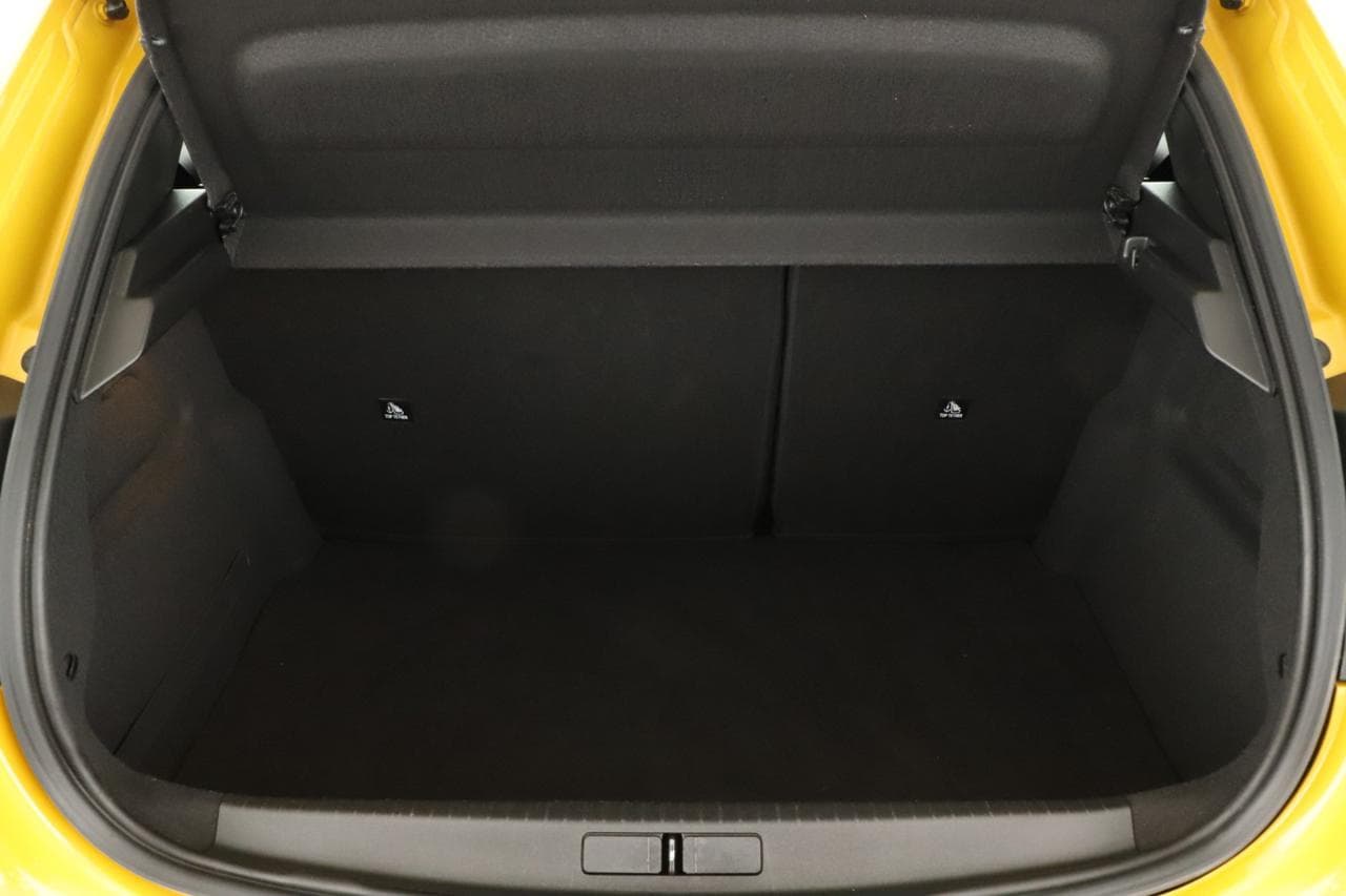 2021 Peugeot 208 - 16