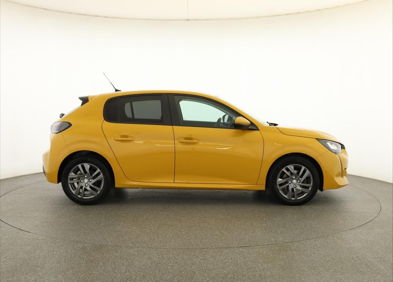 2021 Peugeot 208 - 12